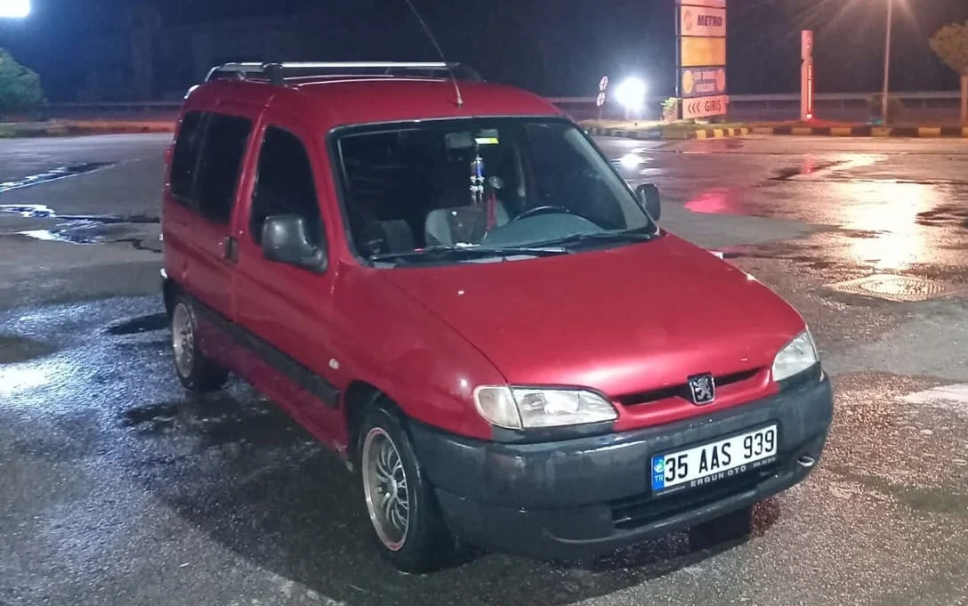 İzmir Arabalı Kurye